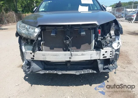 2019 Toyota Highlander Xle z USA, uszkodzony, nr VIN 5TDKZRFH5KS561925